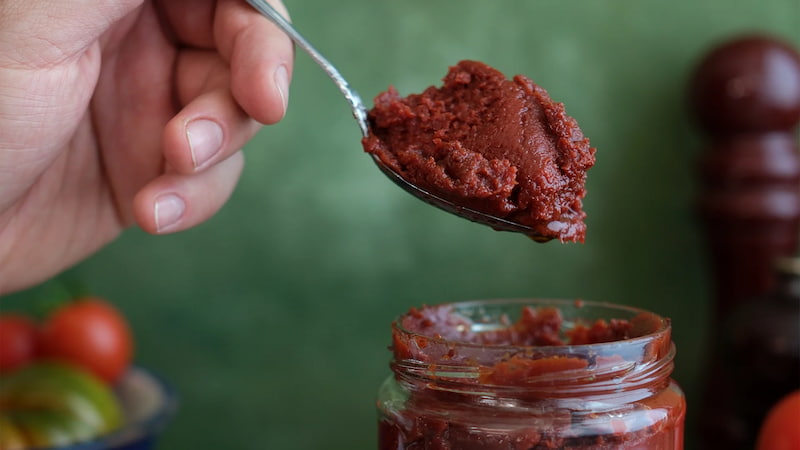 تصویر 3 از رب گوجه فرنگی کامبیز با کیفیت مناسب برای طعم بهتر غذاها